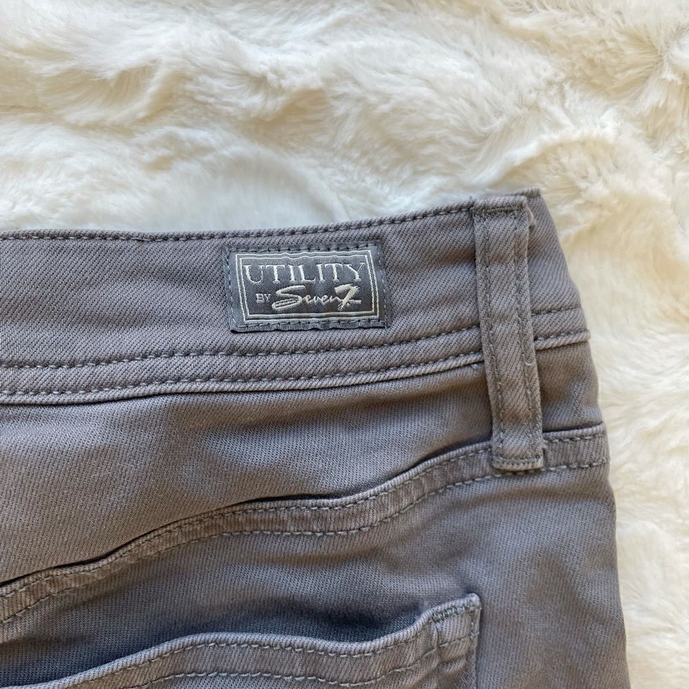 Seven7 Hi-Rise Utility Short - Women’s 6 - Picture 5 of 7